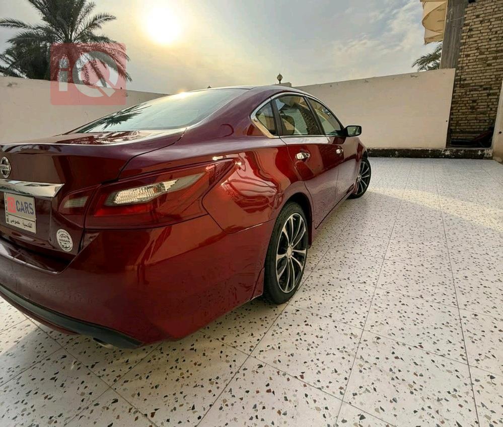 نيسان ألتيما